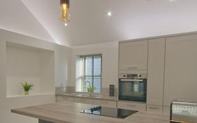 Harbour Heights, Luxury Coastal Apartment In The English Riviera, Close To The Shops, Bars, Restaurants, Marina And Beaches
